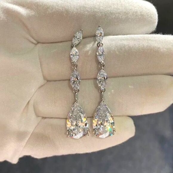 Gorgeous Clear White Diamond & White Baguette Diamond Earrings on 925 Silver - Picture 3 of 9